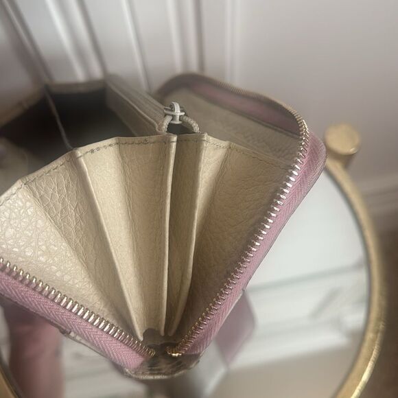 Gucci Vintage Pink and Cream Zip Around Wallet with Bamboo Tassel - Picture 12 of 17